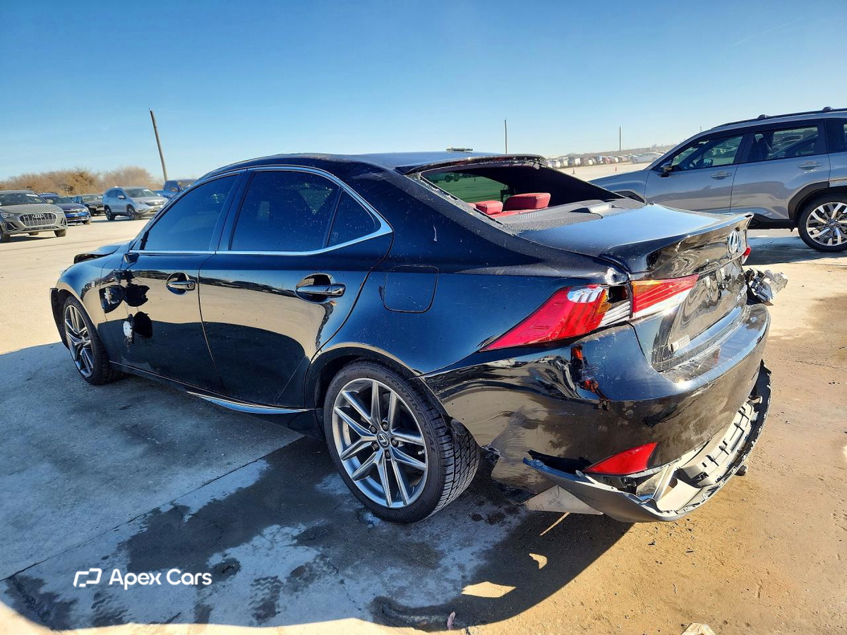 Lexus IS 2019