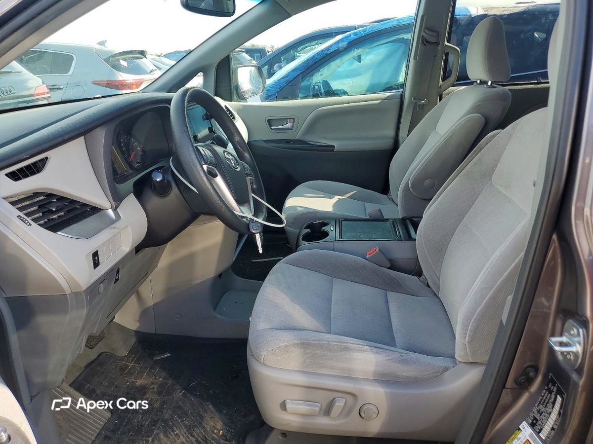 Toyota Sienna 2016