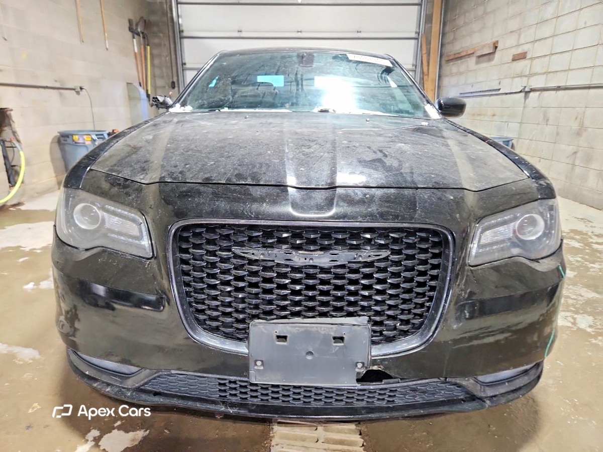 Chrysler 300 2017