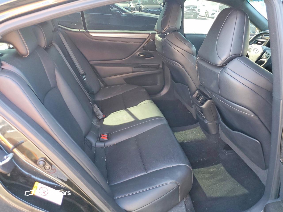 Lexus ES 2019