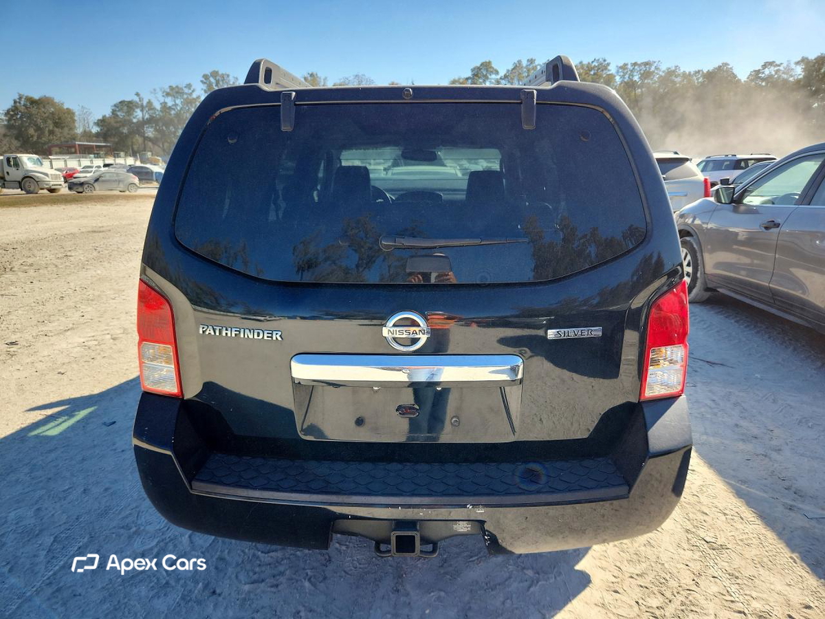 Nissan Pathfinder 2011