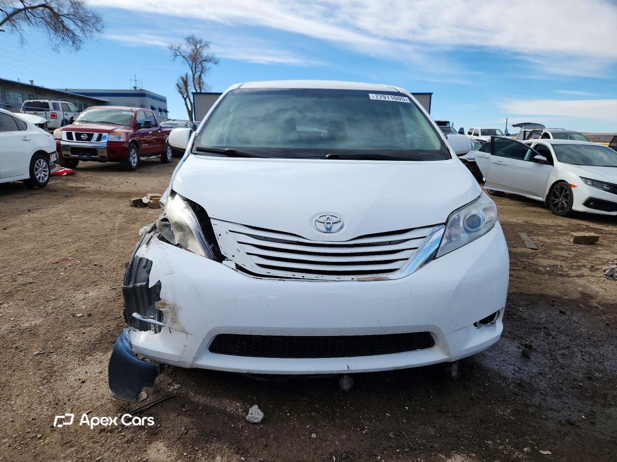 Toyota Sienna 2015