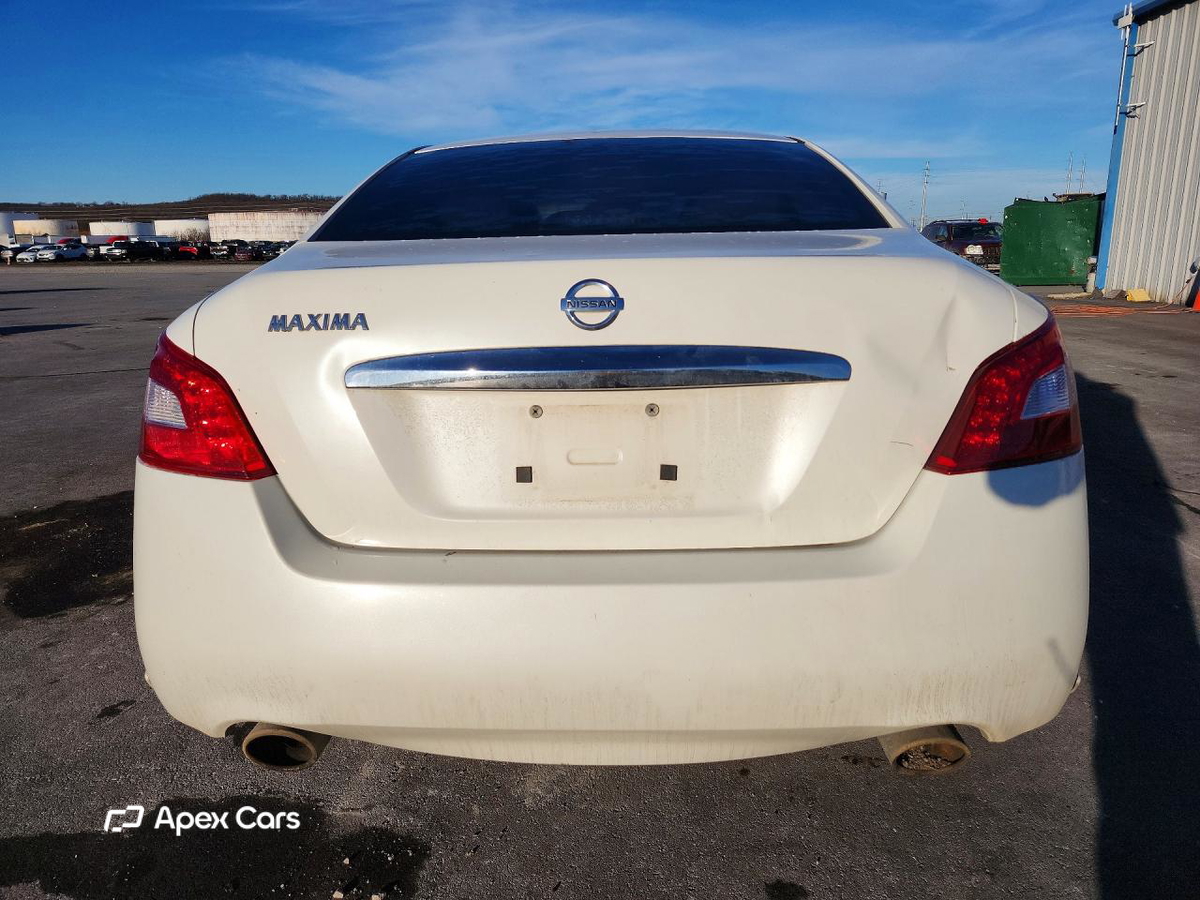 Nissan Maxima 2011