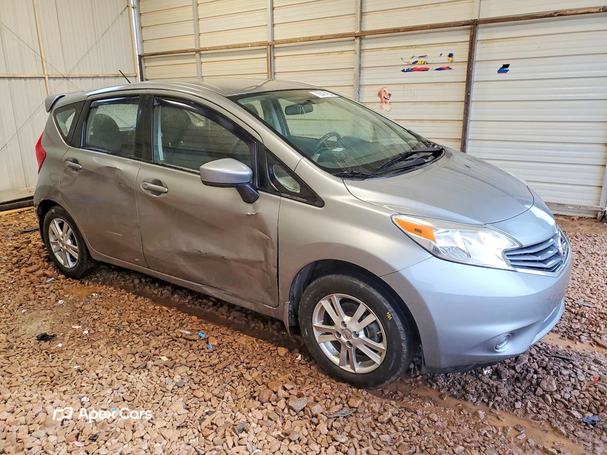 Nissan Versa 2015