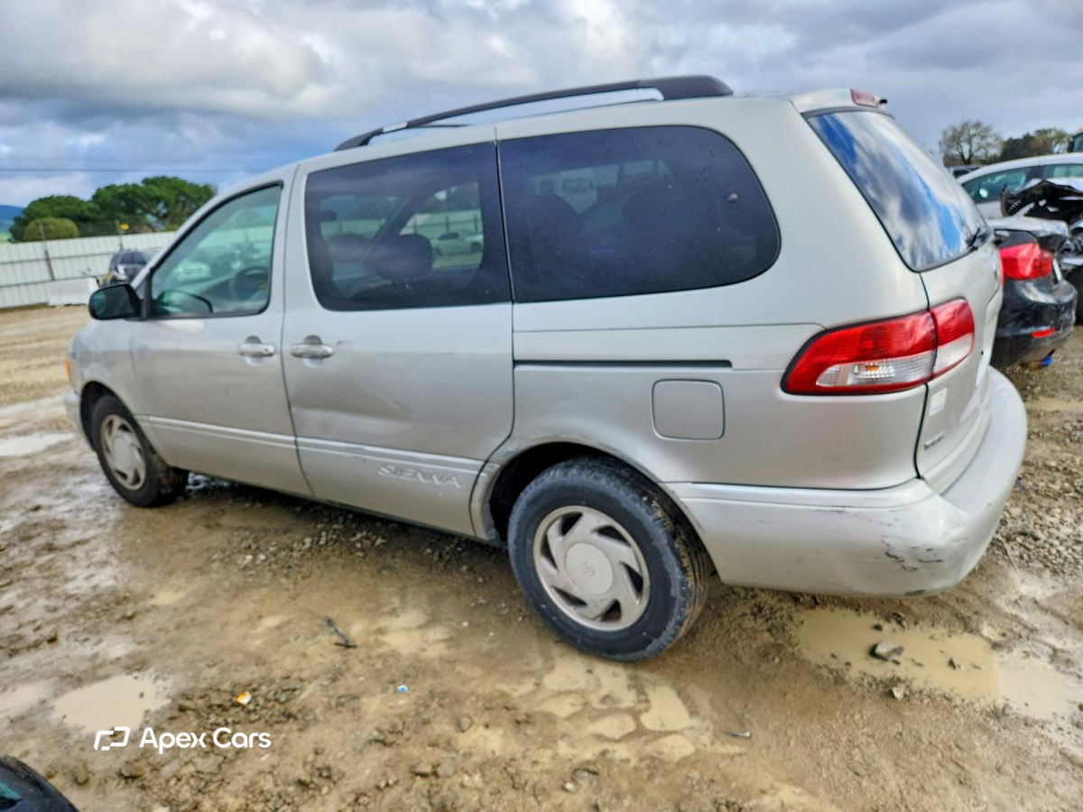 Toyota Sienna 2003