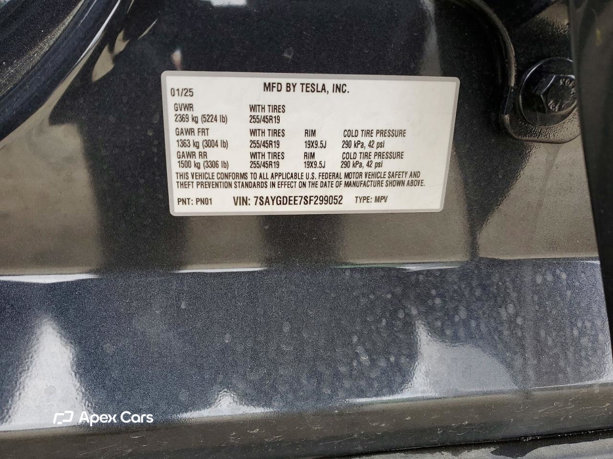 Tesla Model Y 2025