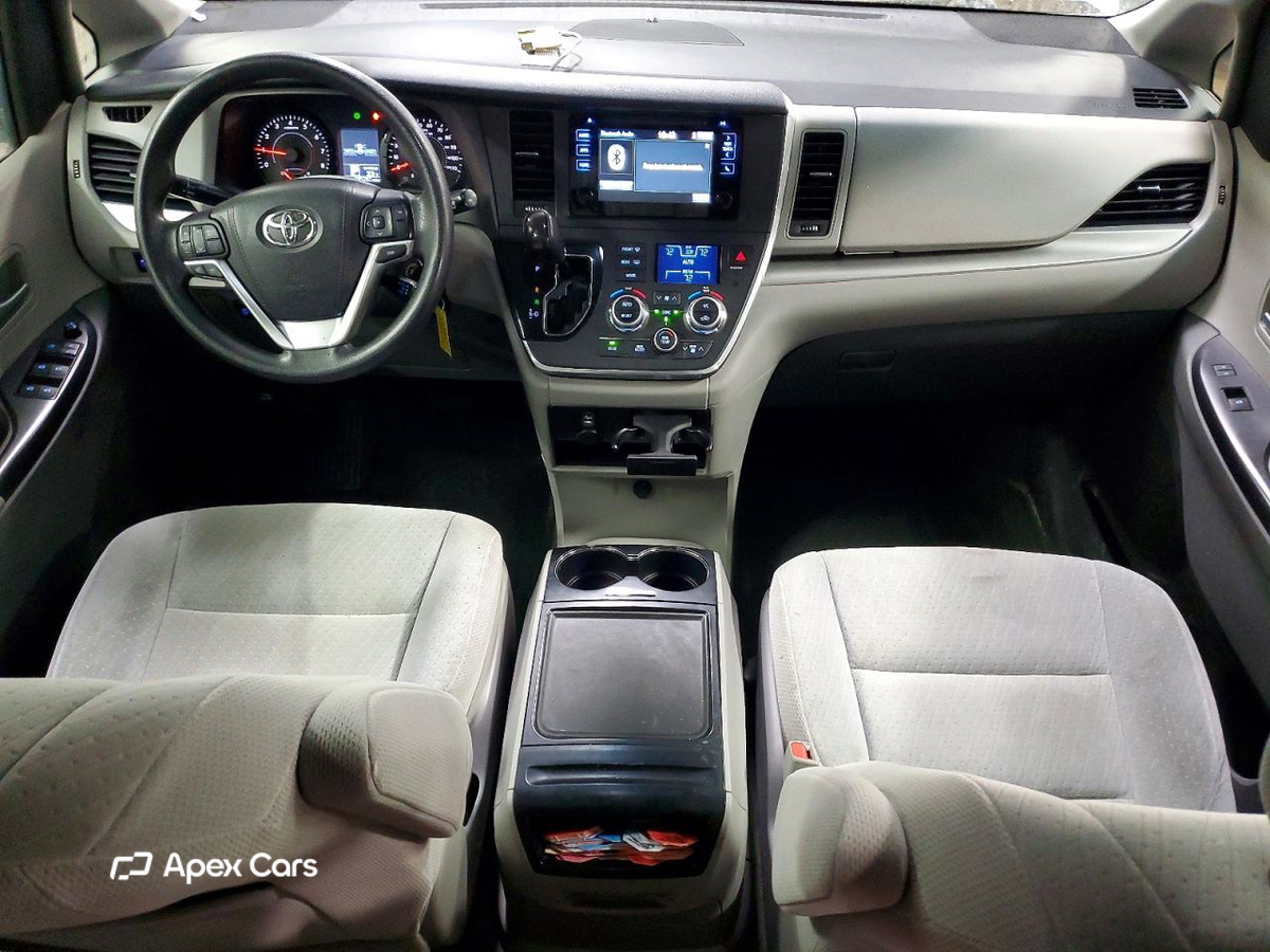 Toyota Sienna 2016