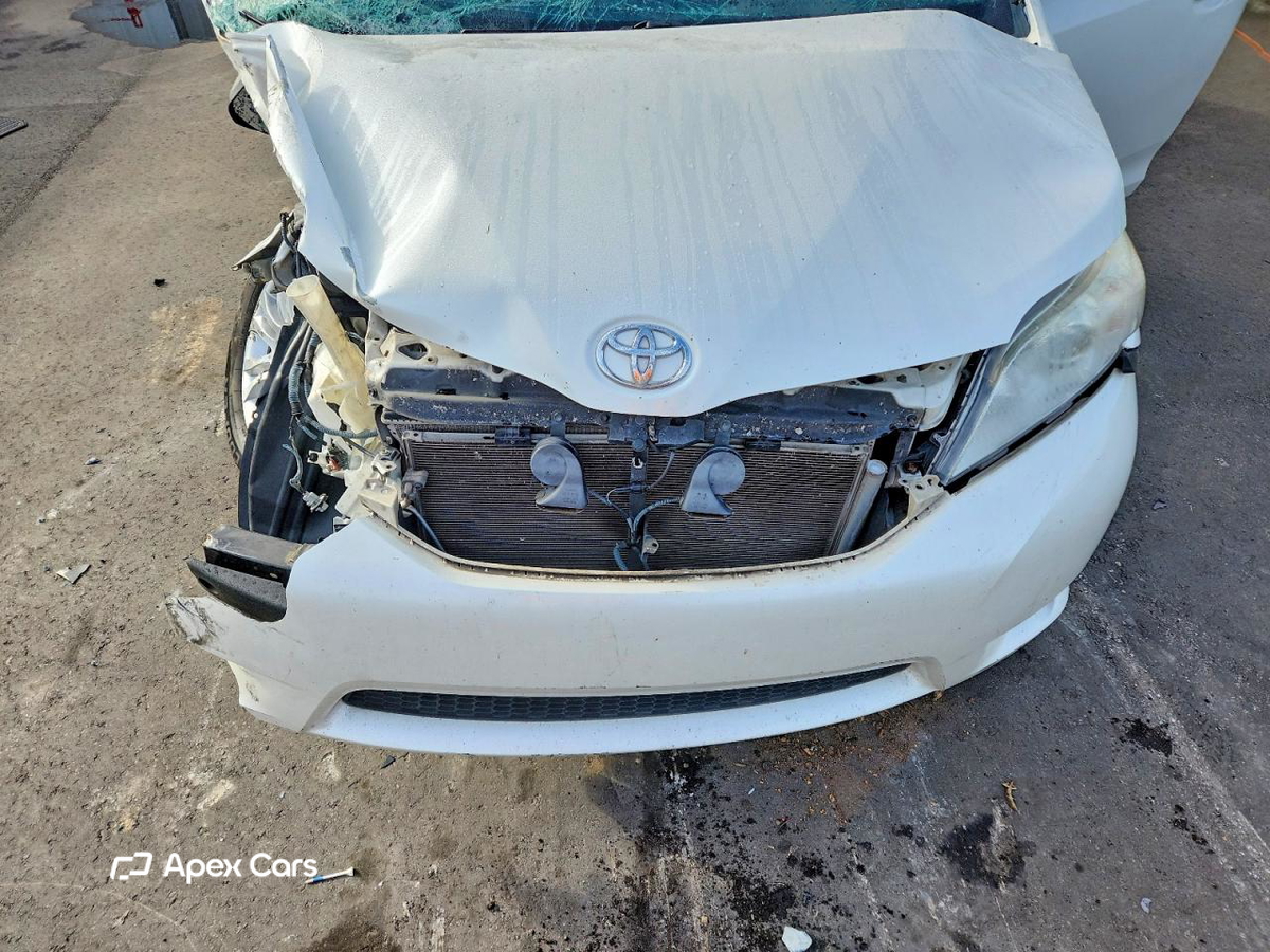 Toyota Sienna 2015