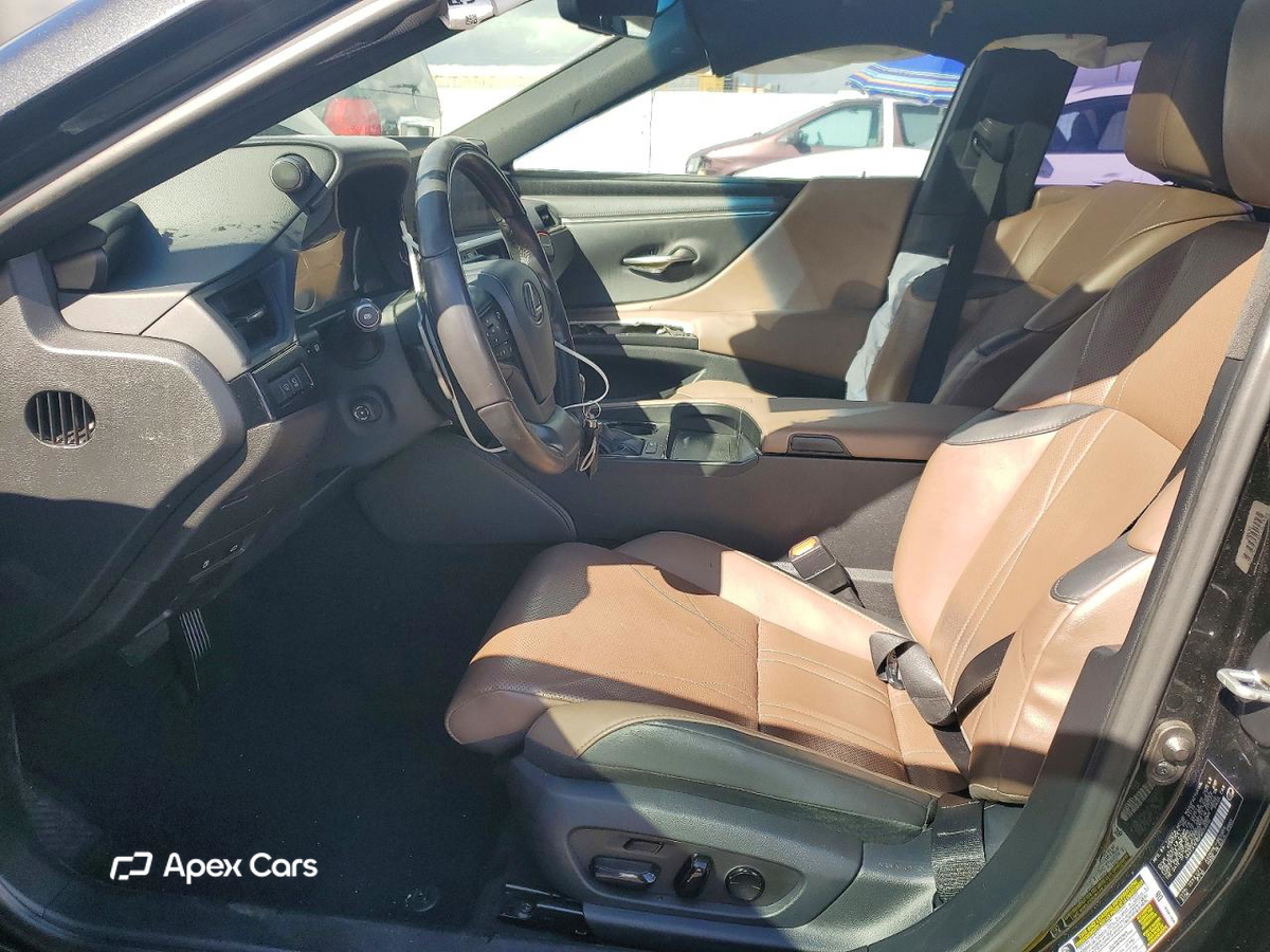 Lexus ES 2023