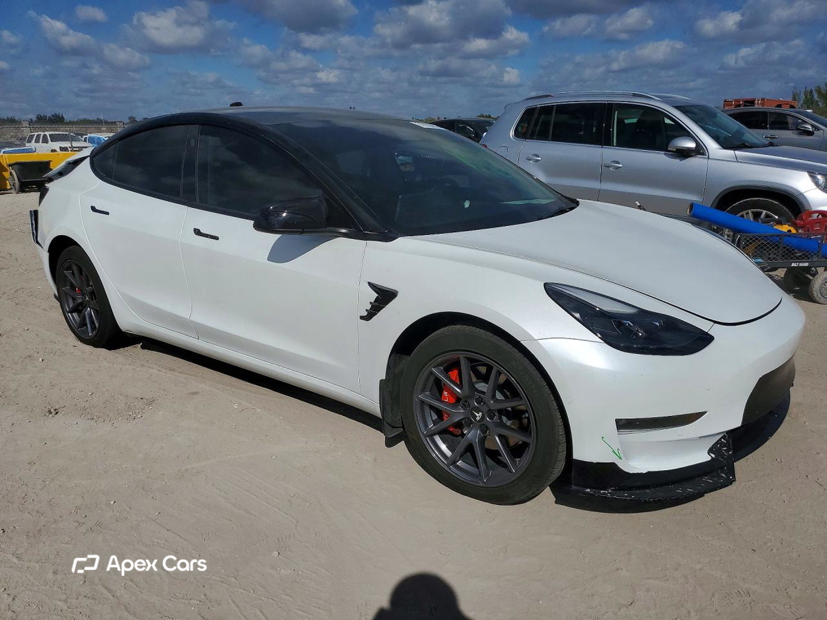 Tesla Model 3 2022