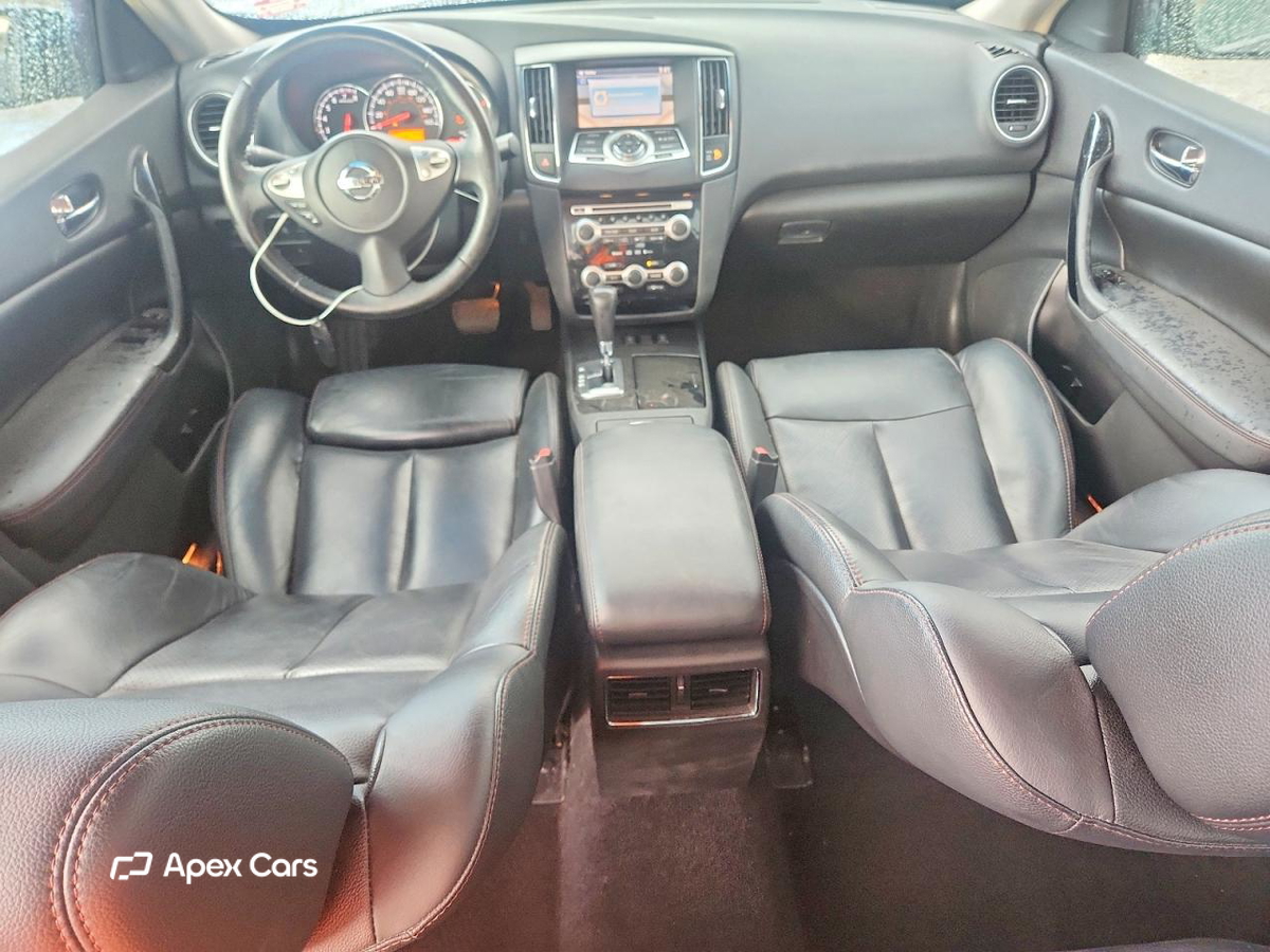 Nissan Maxima 2010