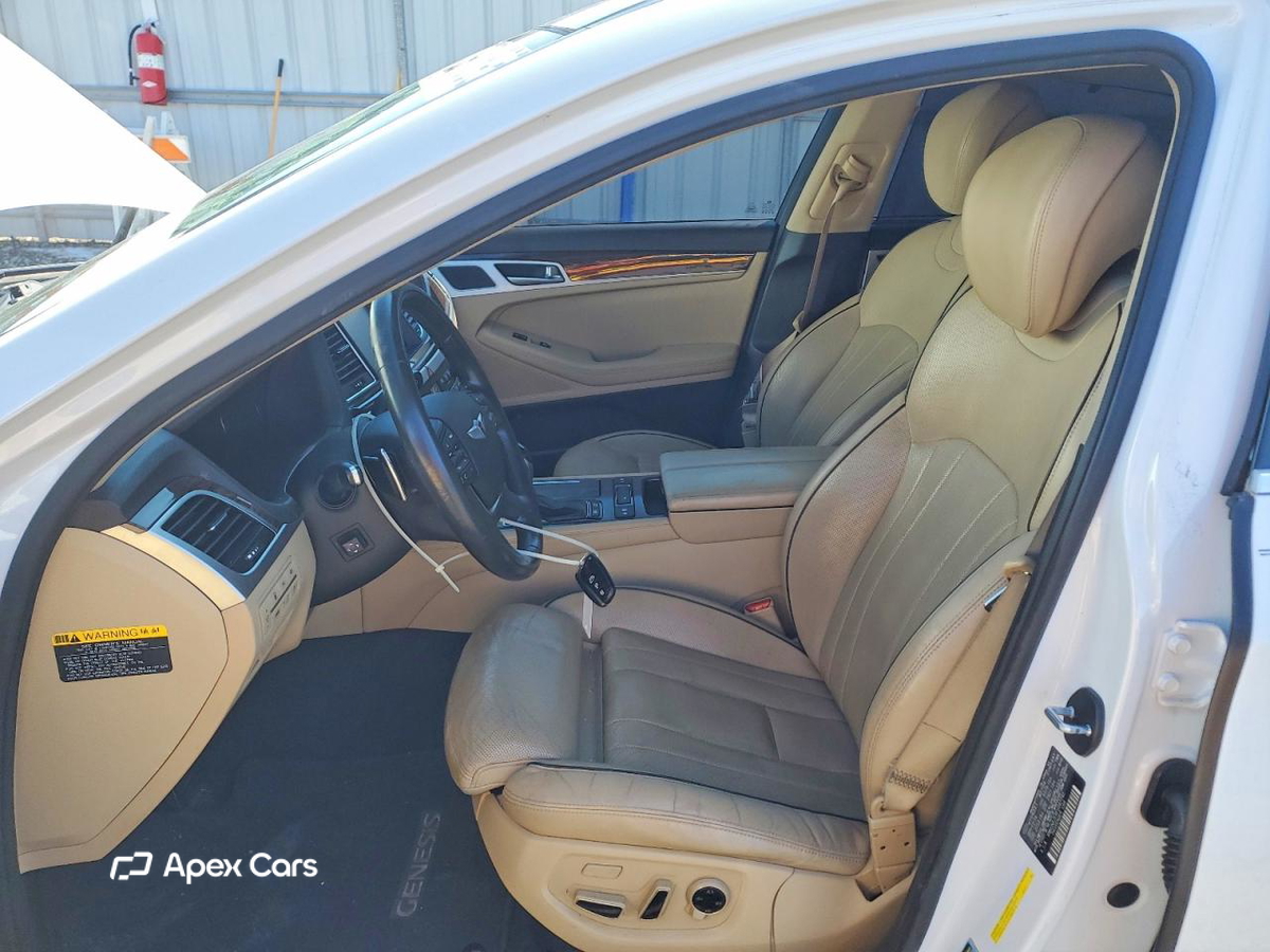 Hyundai Genesis 2015