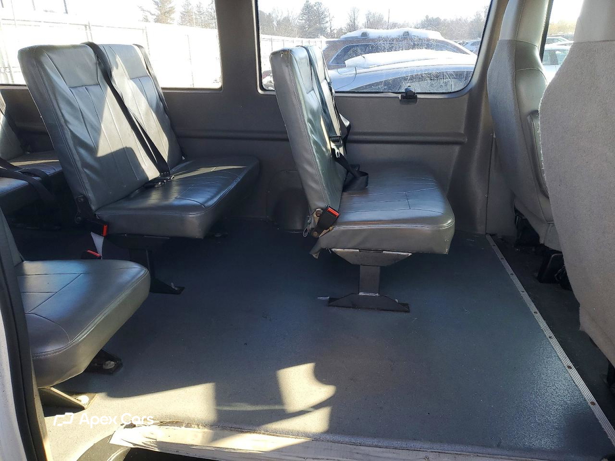 Ford Econoline 2012