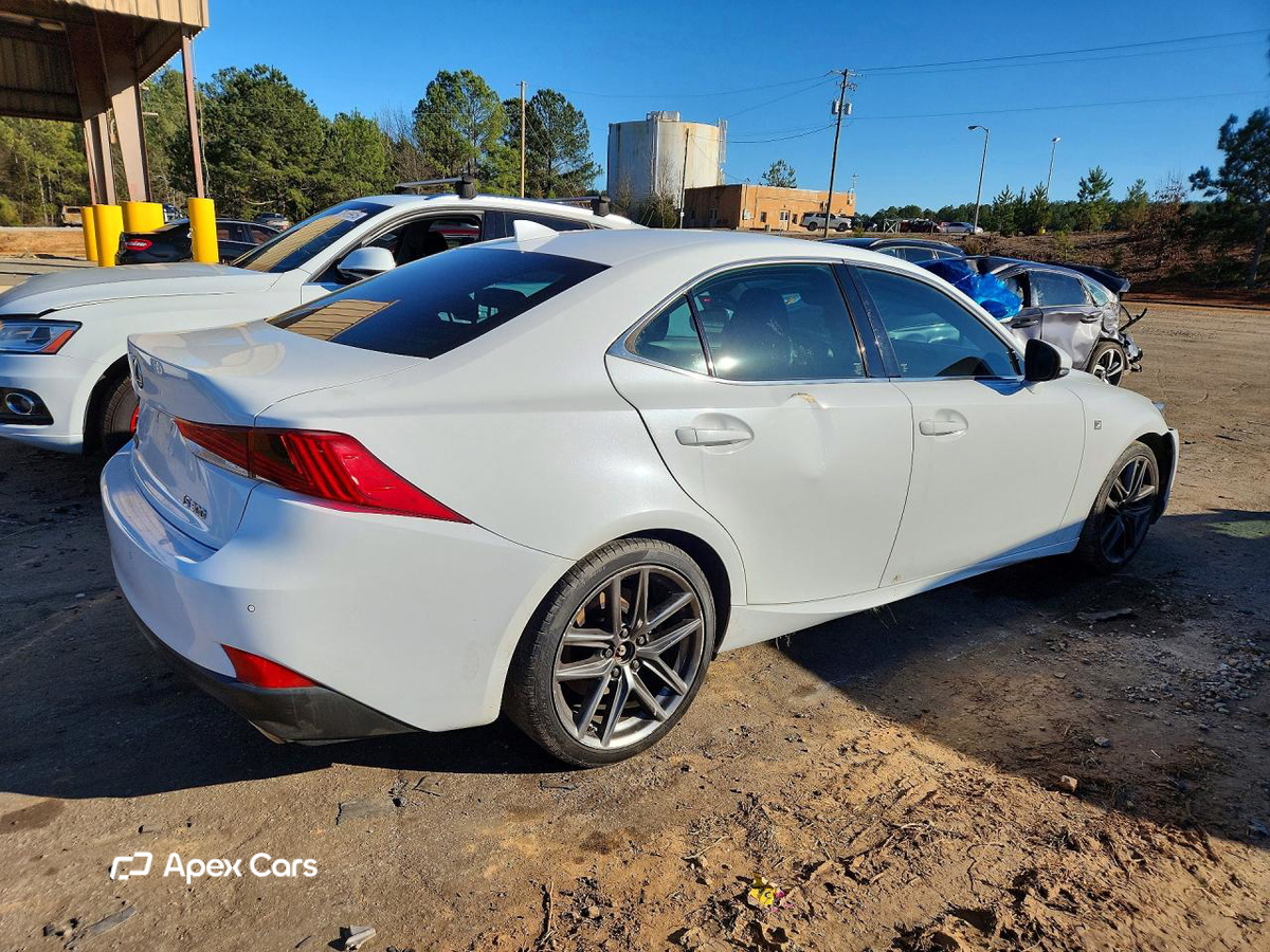 Lexus IS 2019