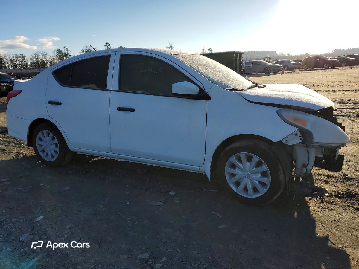 Nissan Versa 2017