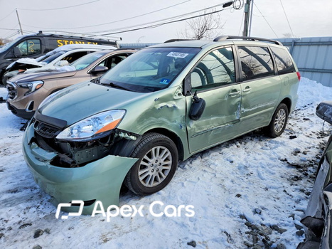 Toyota Sienna 2010 - Image 1 of 13