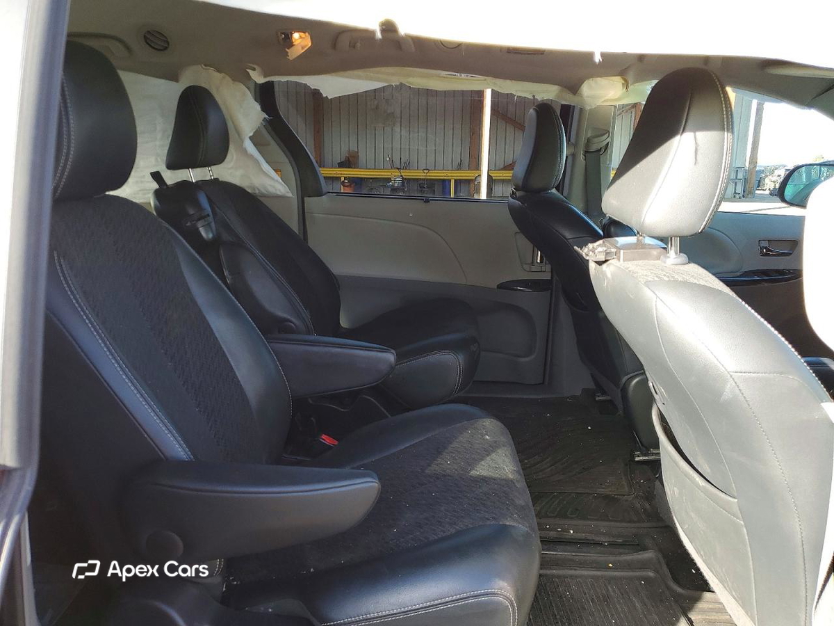 Toyota Sienna 2013