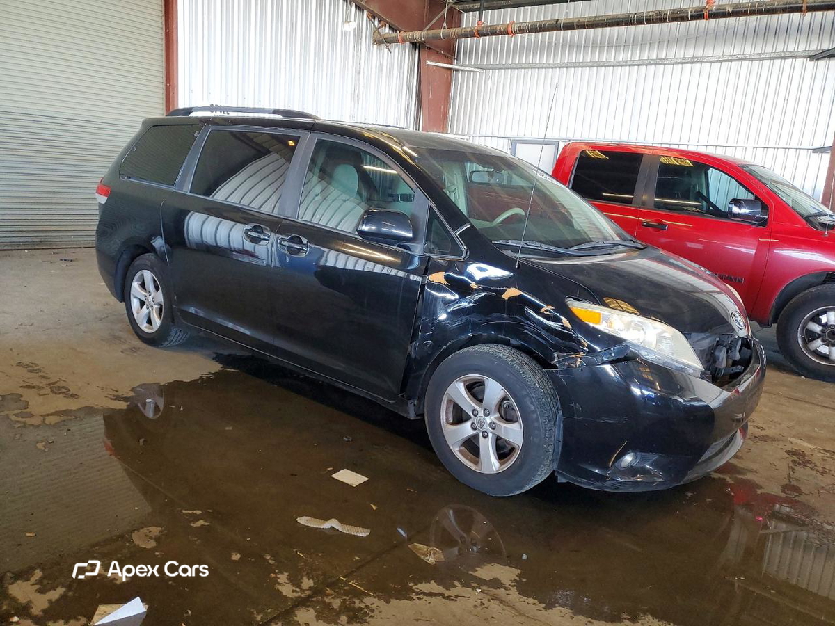 Toyota Sienna 2011