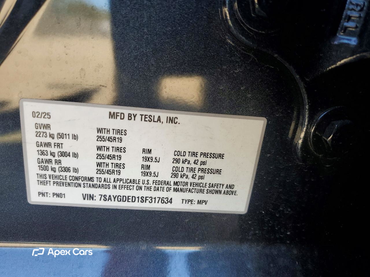 Tesla Model Y 2025
