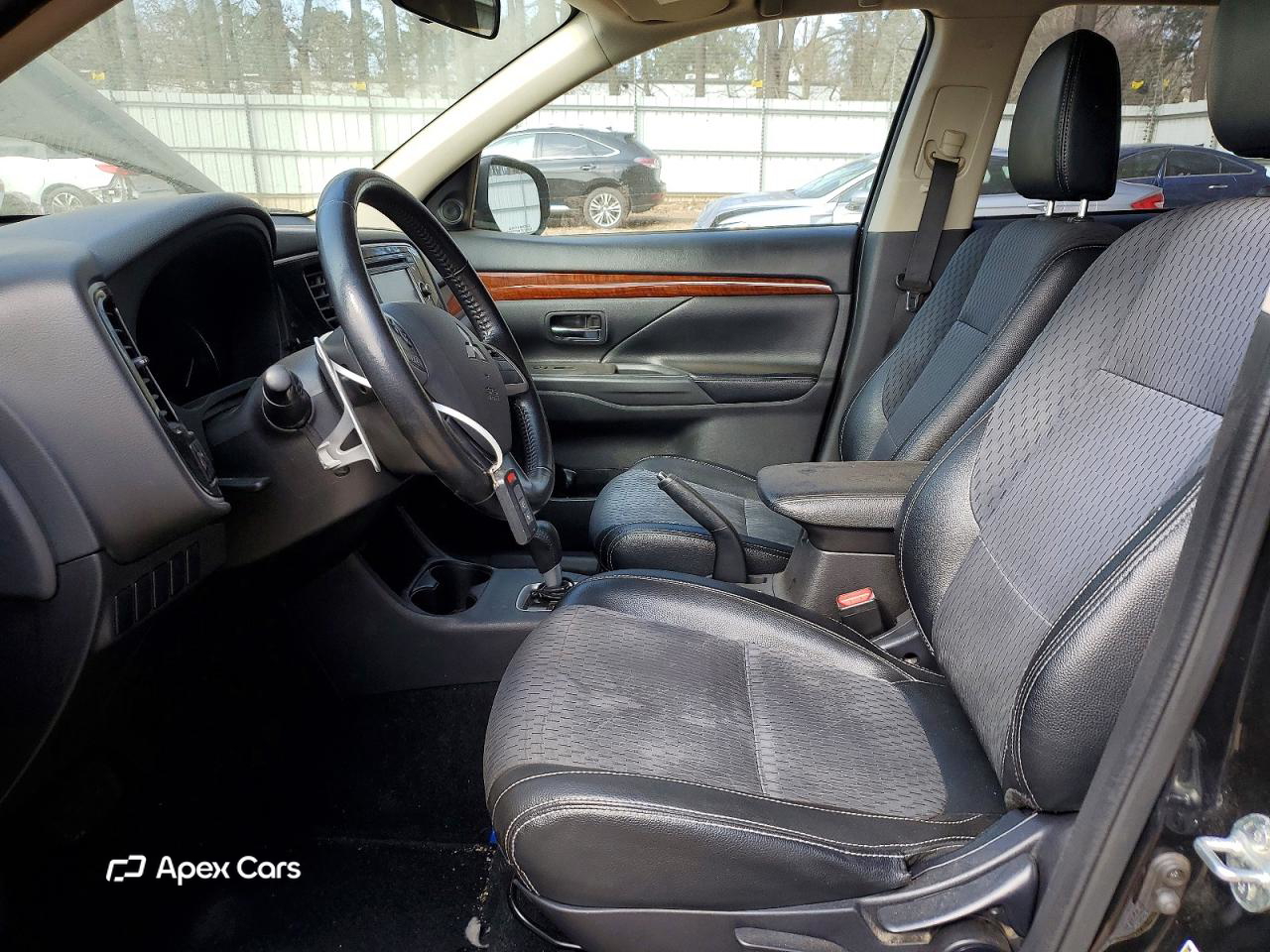 Mitsubishi Outlander 2015