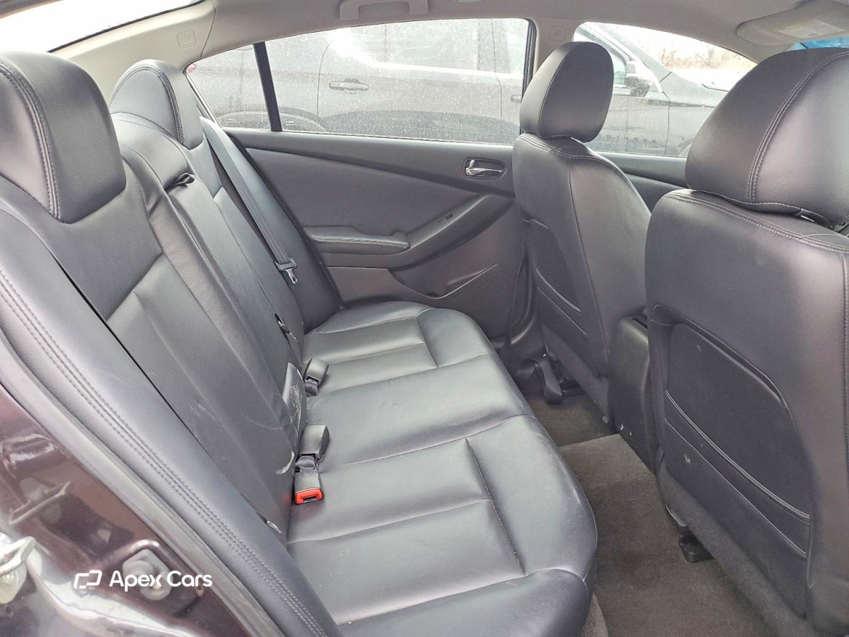 Nissan Altima 2011