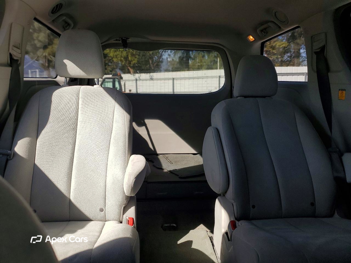 Toyota Sienna 2013