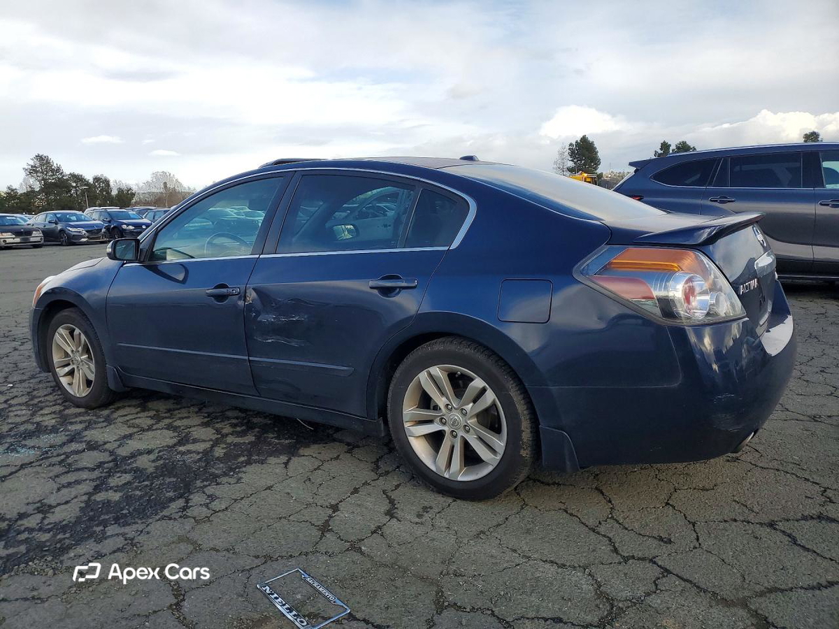 Nissan Altima 2012