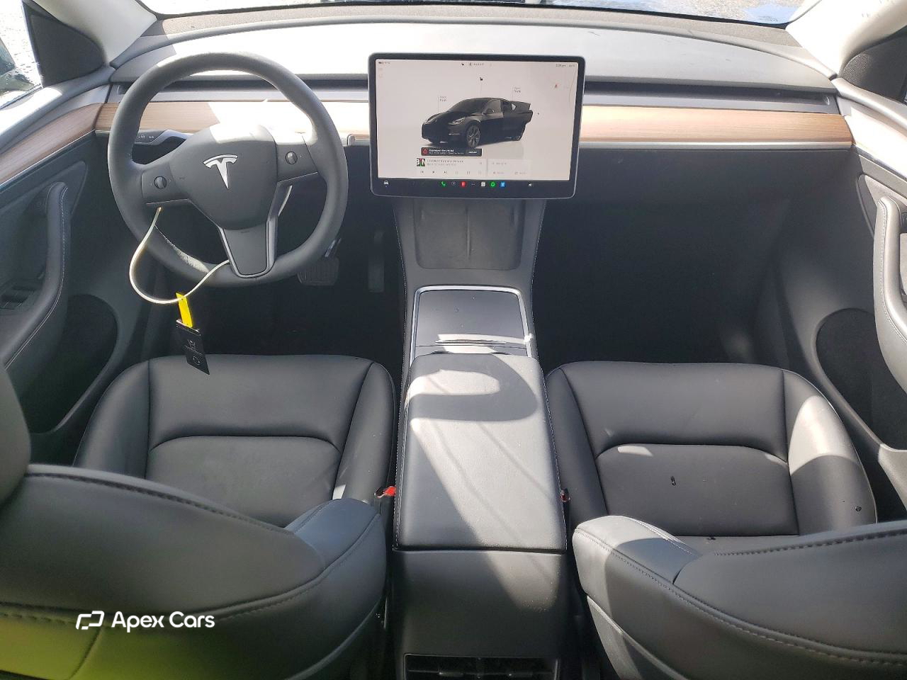 Tesla Model Y 2025