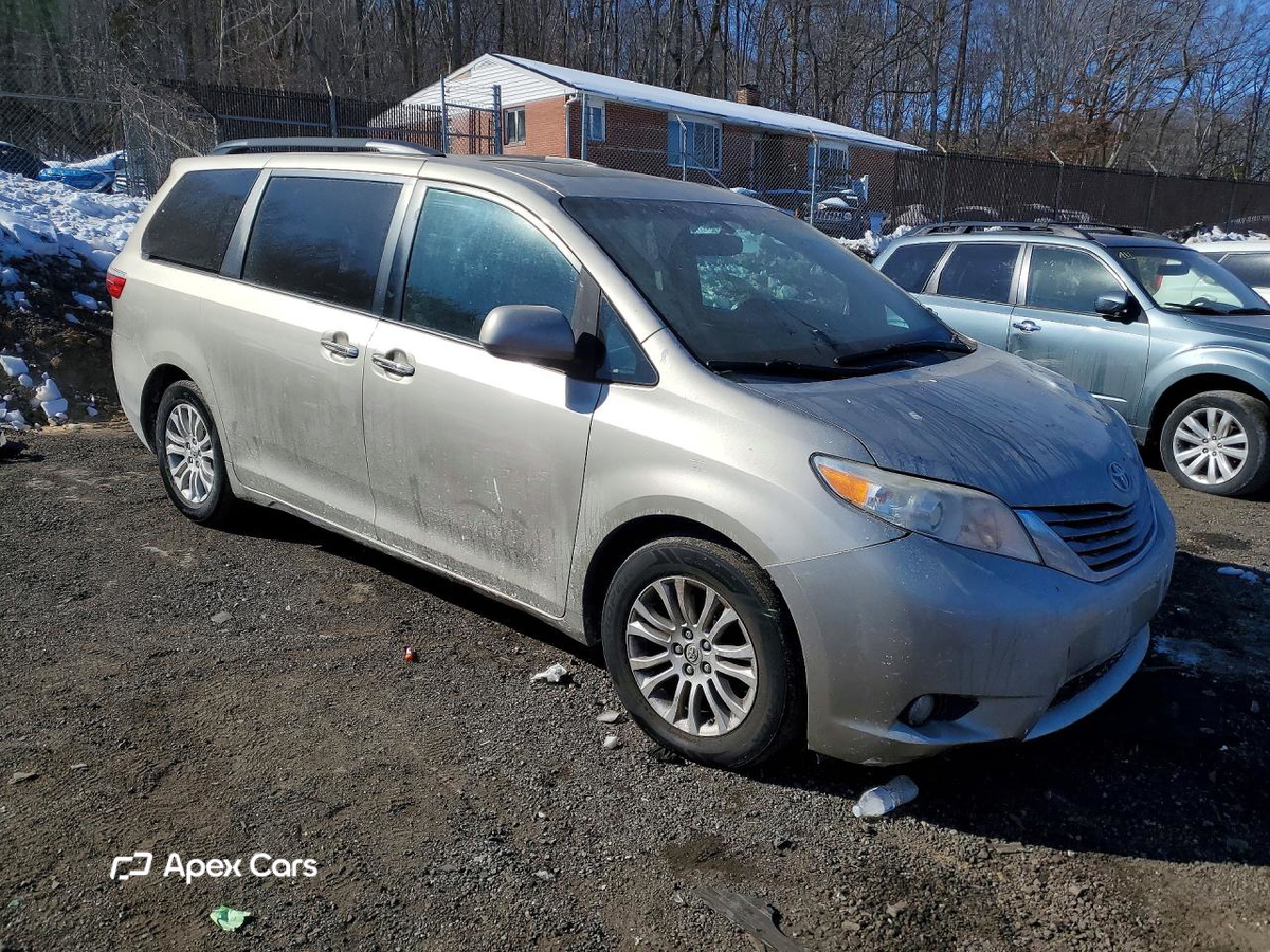 Toyota Sienna 2016