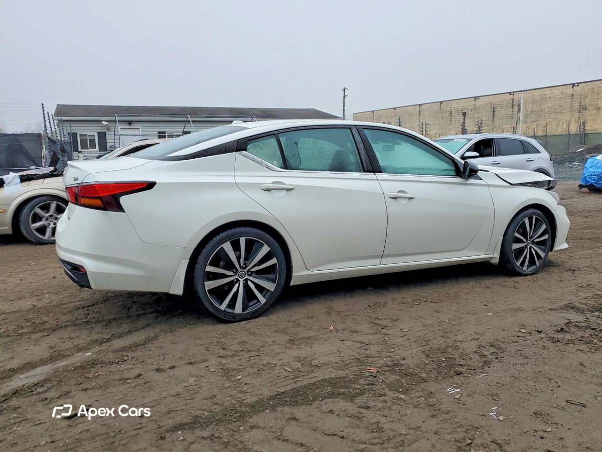 Nissan Altima 2020