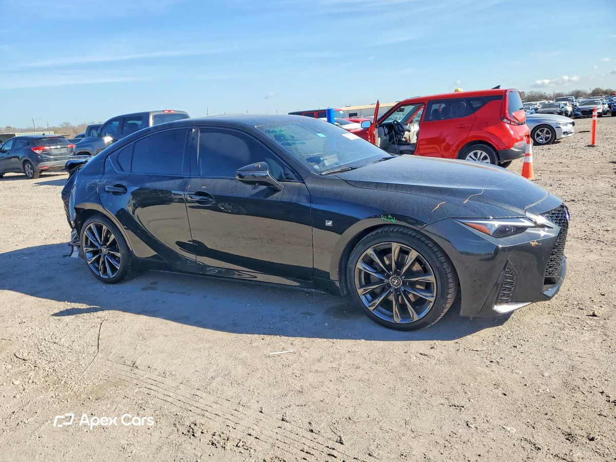 Lexus IS 2025