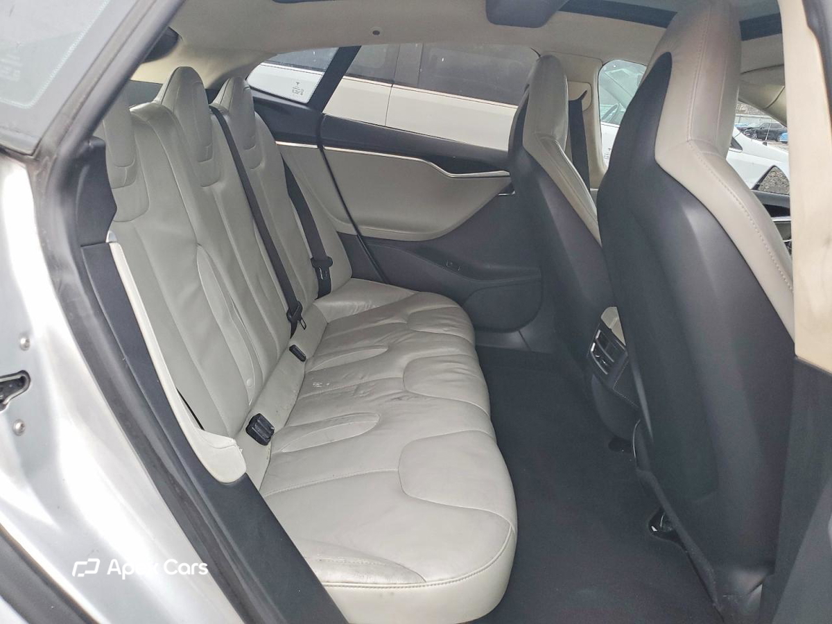 Tesla Model S 2014