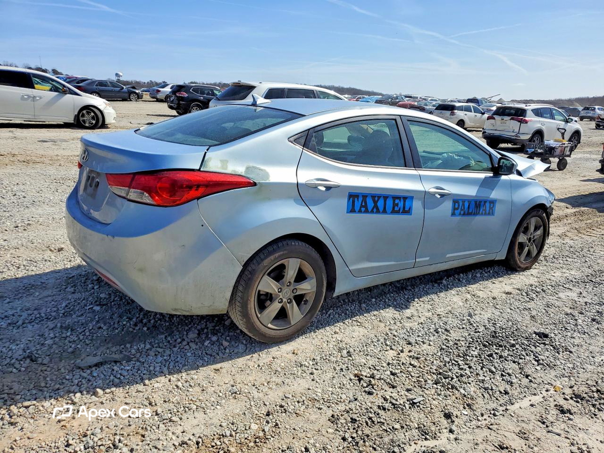 Hyundai Elantra 2012