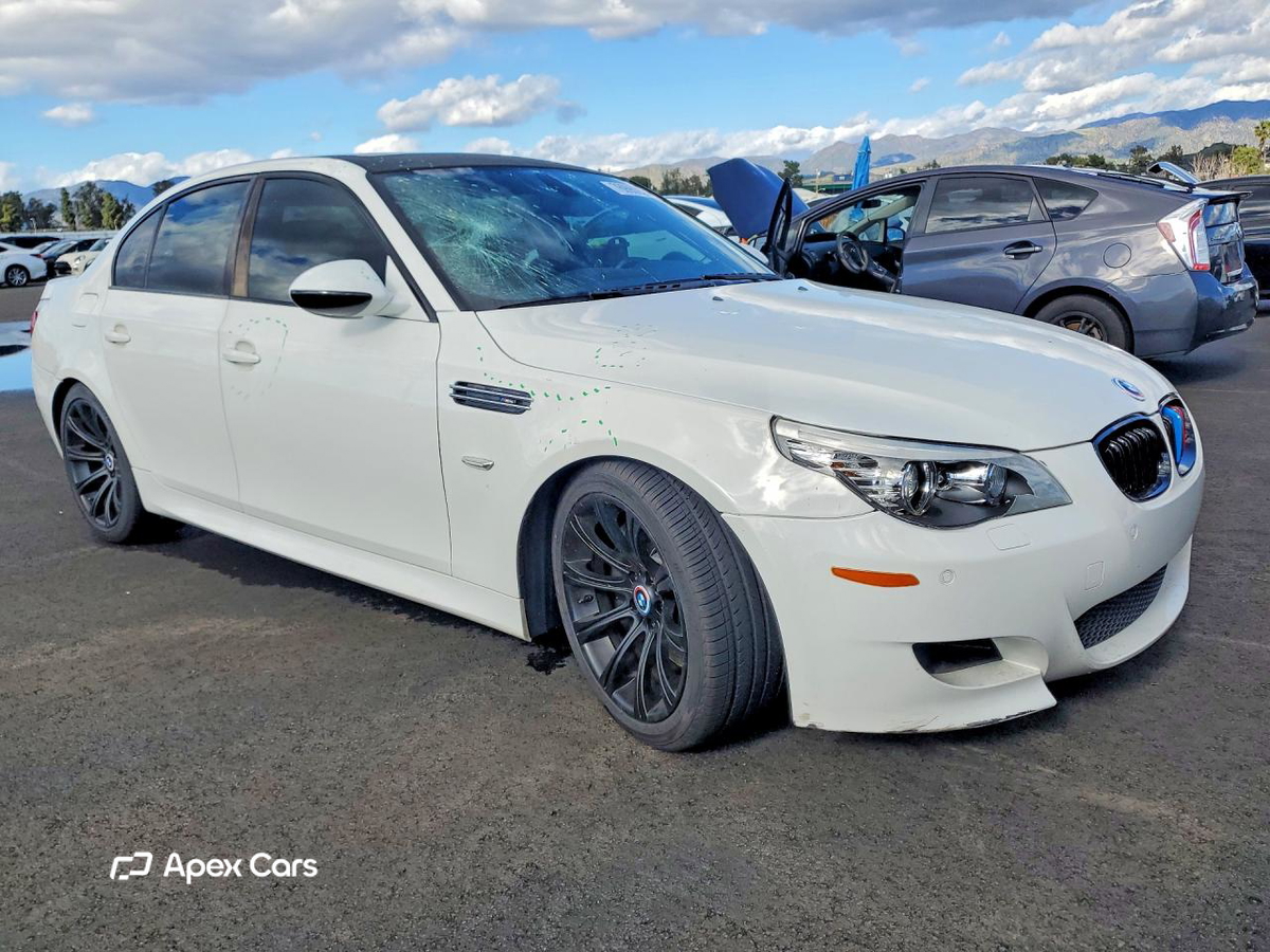 BMW M5 2010