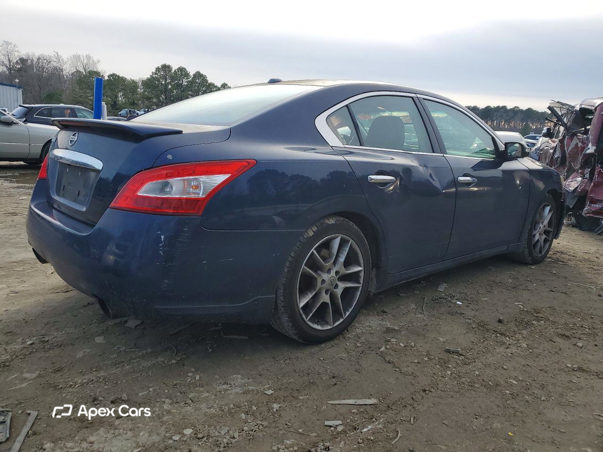 Nissan Maxima 2010