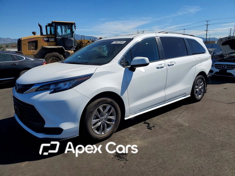Toyota Sienna 2023 - Image 1 of 15