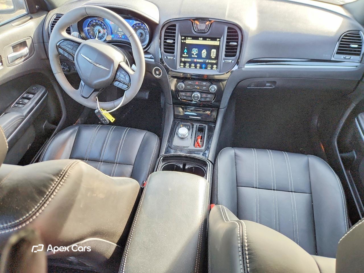 Chrysler 300 2022