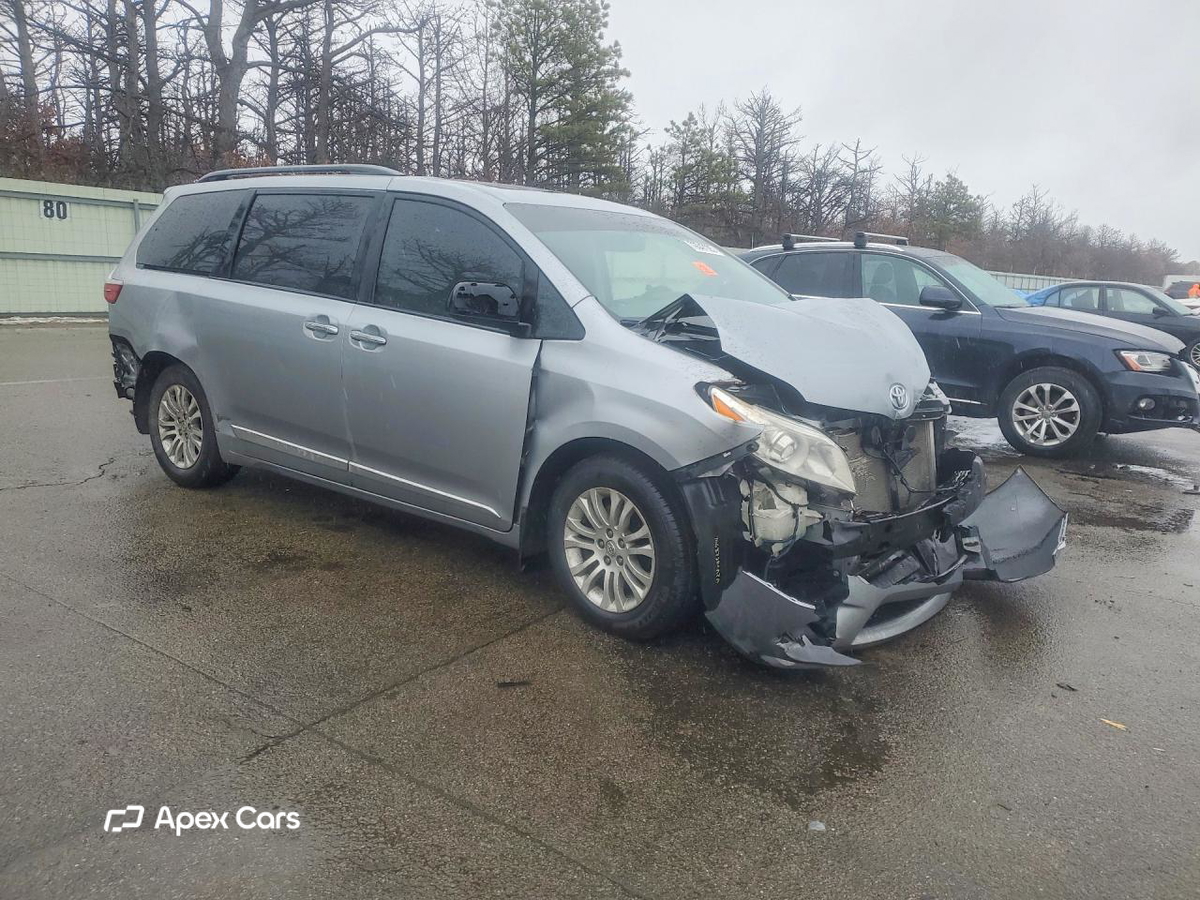 Toyota Sienna 2016