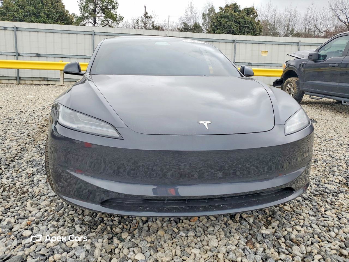 Tesla Model 3 2024