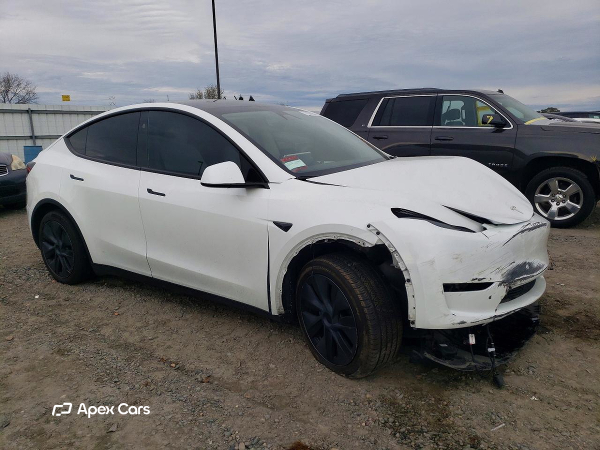 Tesla Model Y 2024