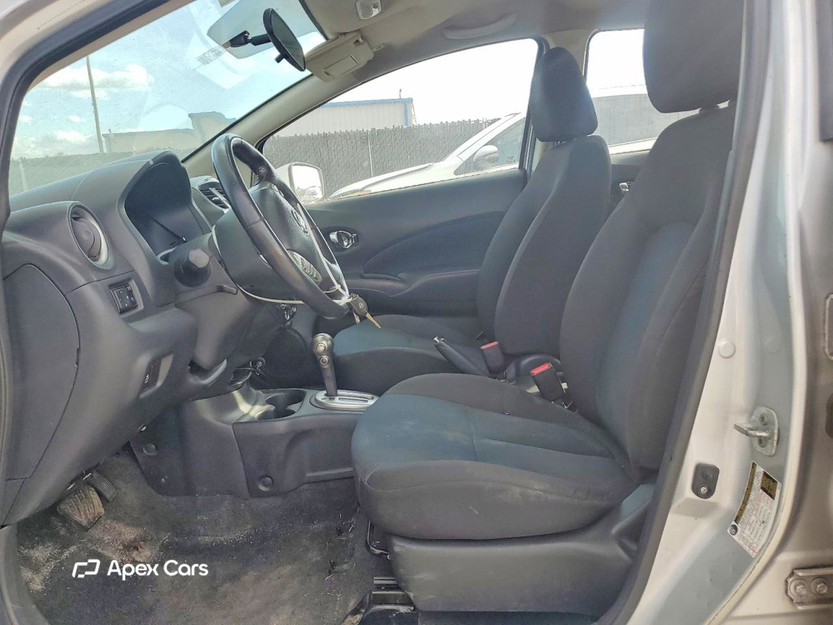 Nissan Versa 2015