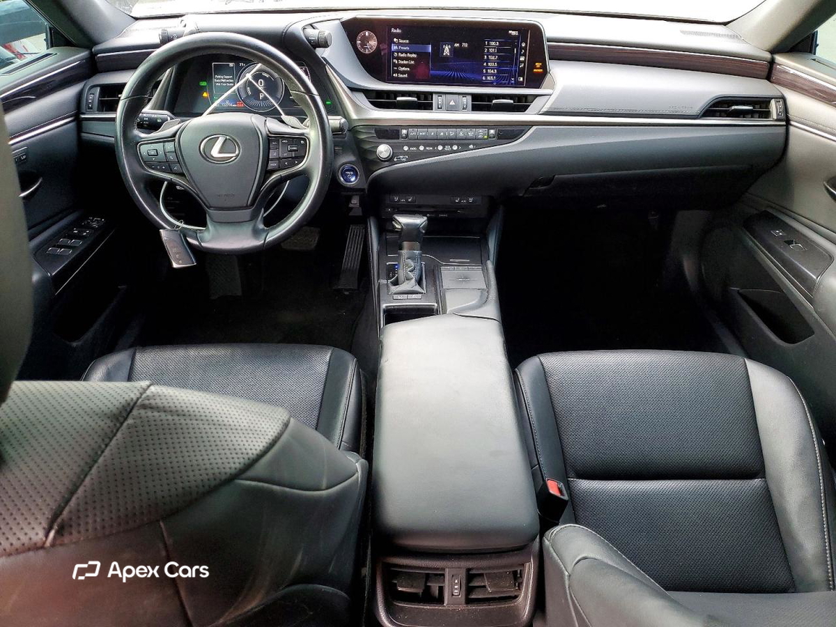 Lexus ES 2021