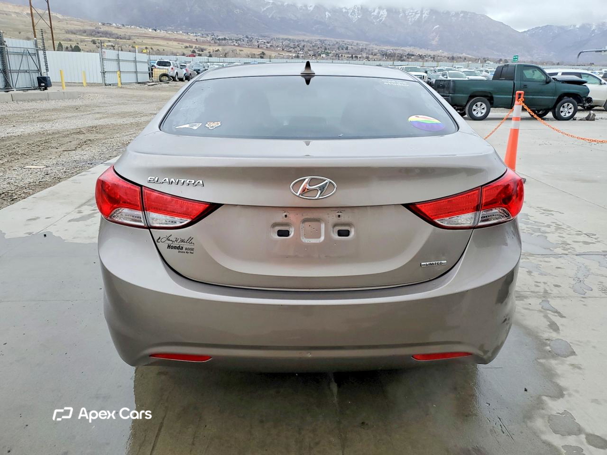 Hyundai Elantra 2011