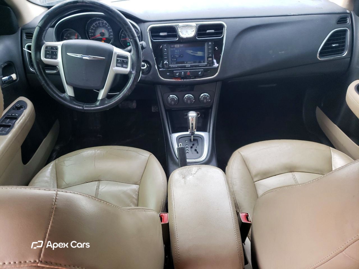 Chrysler 200 2011