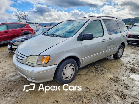 Toyota Sienna 2003 - Image 1 of 13