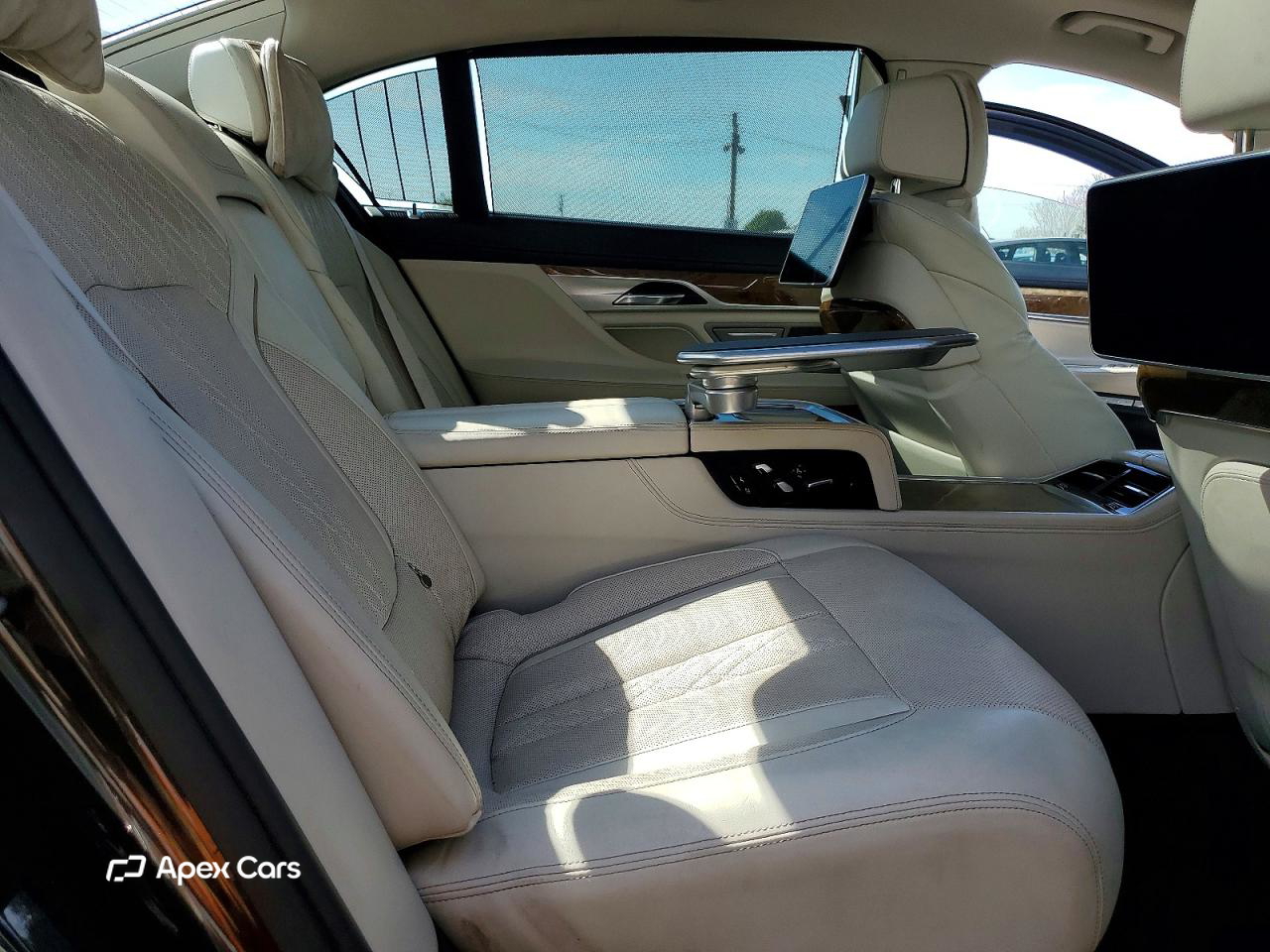 BMW Series 7 2016