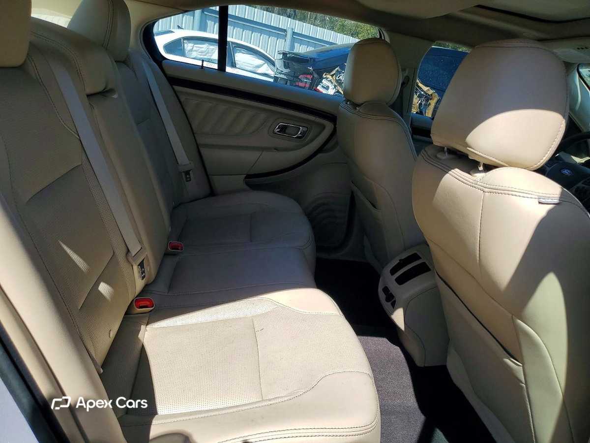 Ford Taurus 2015