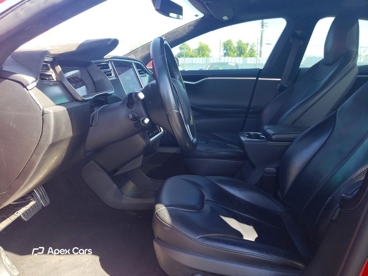 Tesla Model S 2015