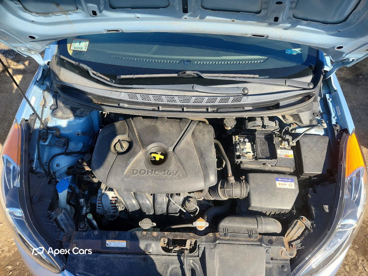 Hyundai Elantra 2012