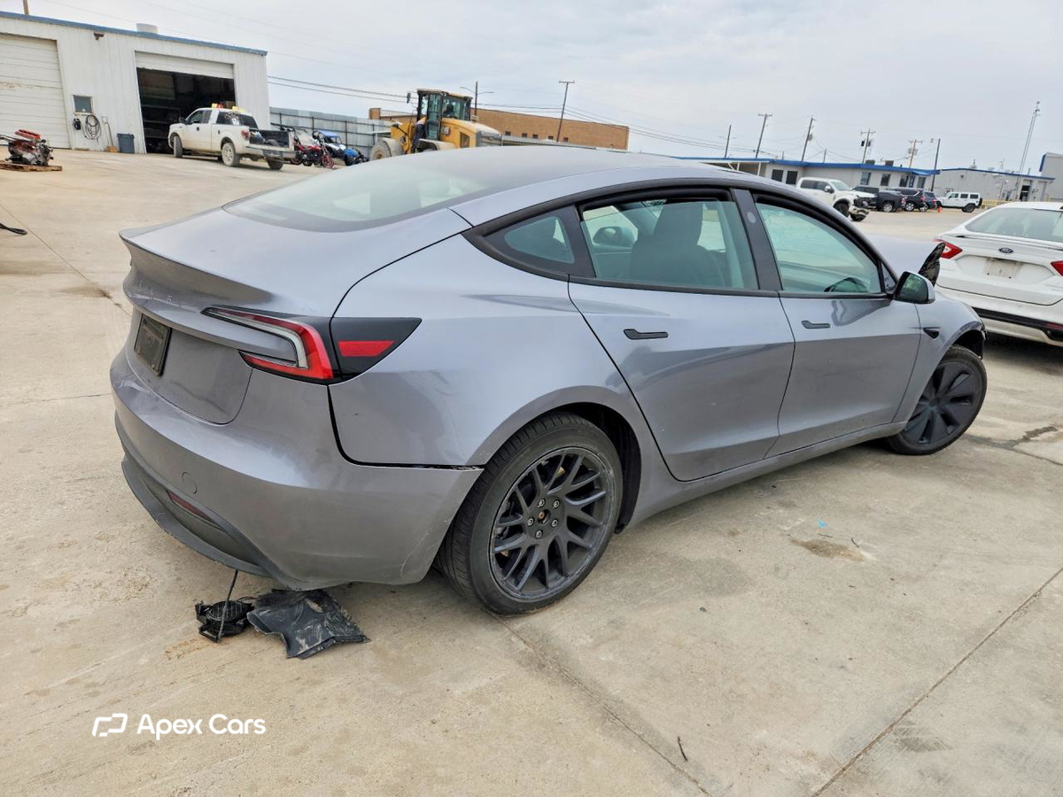 Tesla Model 3 2025